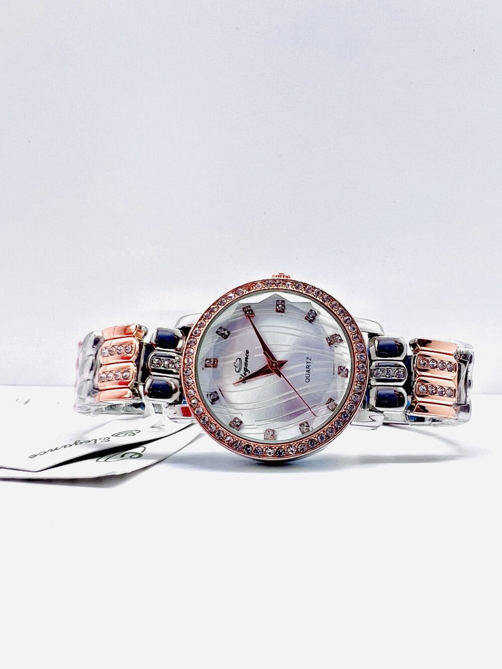 Elegance Quartz Analog Display Watch - Image 3