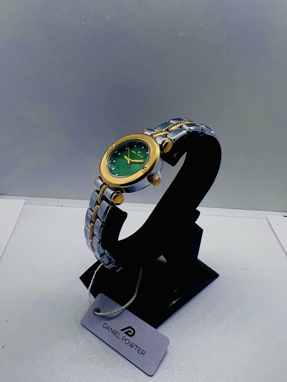 Daniel Powter Women Luxury Watch Gold Green Dial Model W-2080 - Image 3